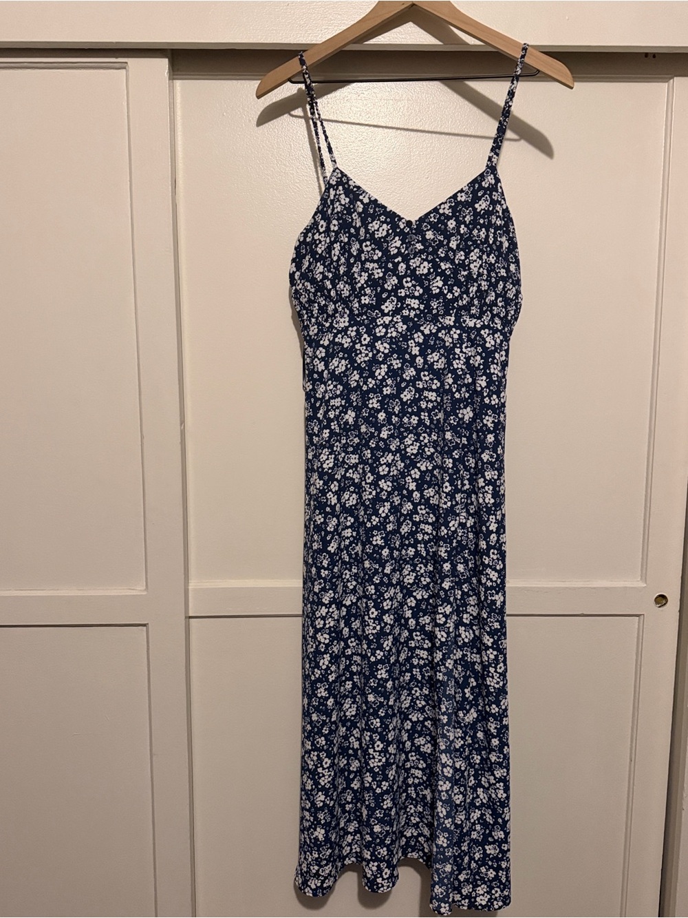 ZARA BLUE FLORAL PRINT THIN STRAPS SMOCKED DETAILS MIDI DRESS WITH SLIT SIZE M